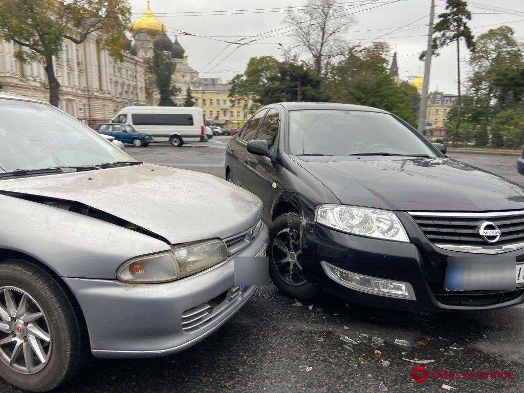 Дорожная обстановка в Одессе: ДТП и пробки в центре