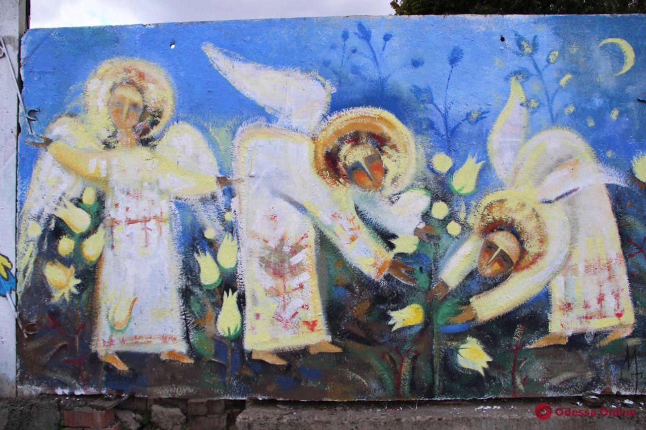 «Дорога исцеления»: забор одесского онкодиспансера украсили яркими рисунками (фото)