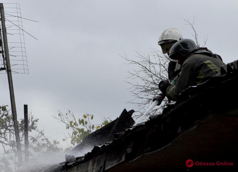 В Приморском районе Одессы тушили пожар в жилом доме