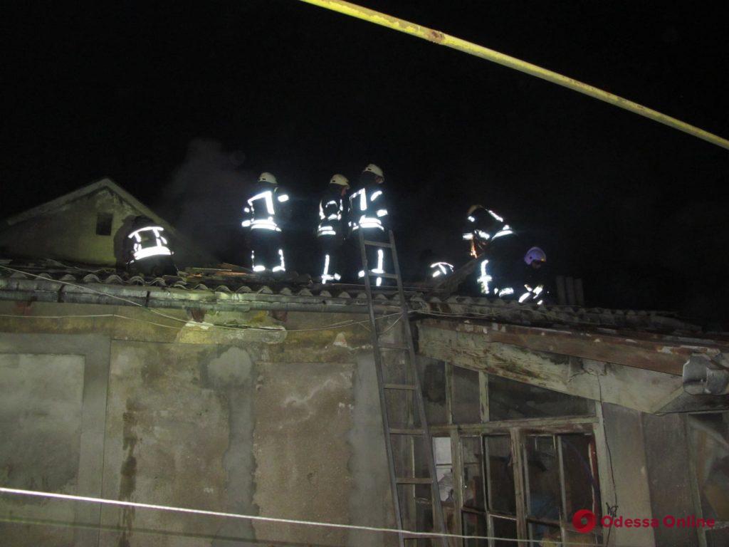 В Одессе горел частный дом: погибла женщина (фото)