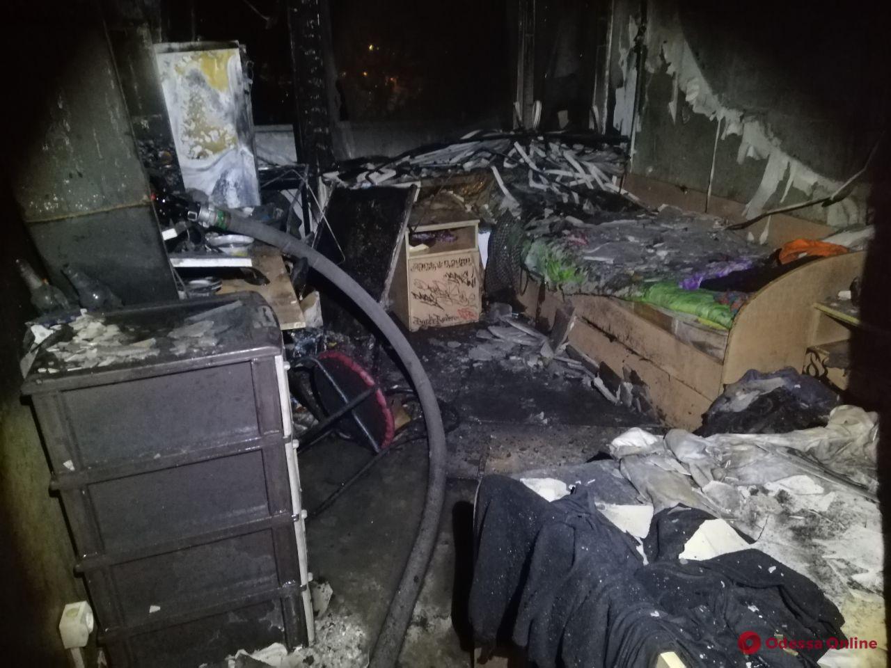 Одесса: в общежитии на Академической вспыхнул пожар (фото)
