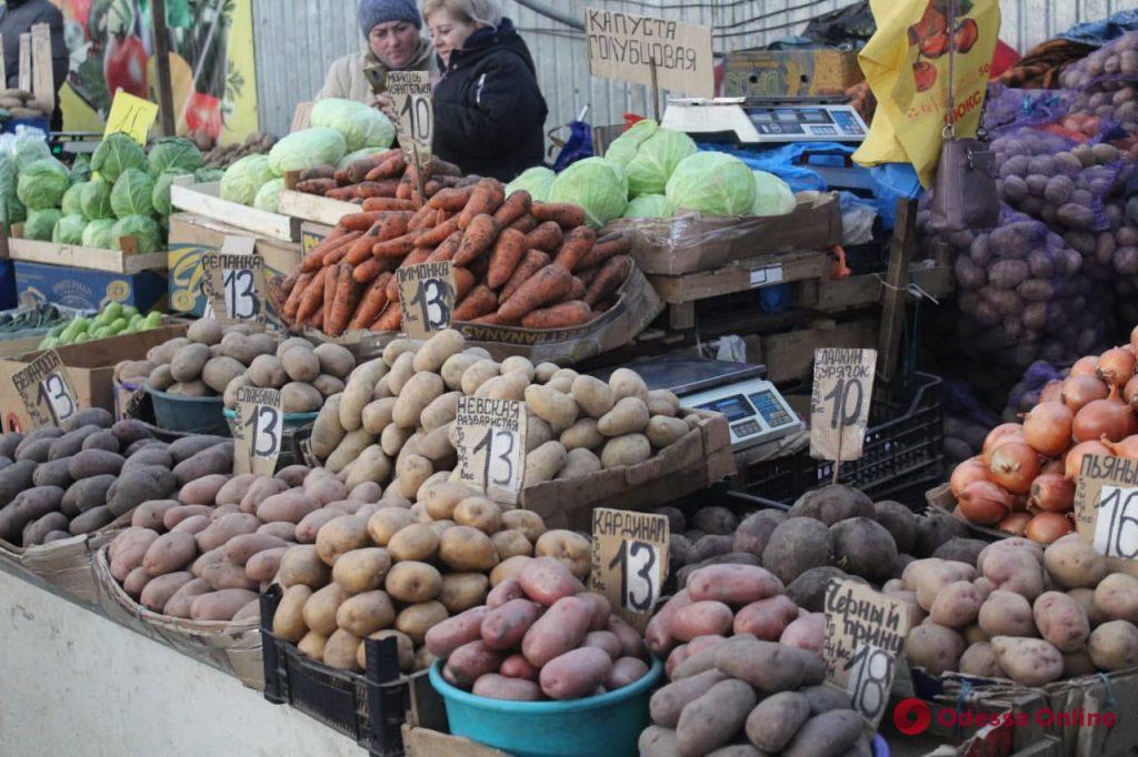 Картофель, яблоки и судак: воскресные цены на одесском «Привозе»