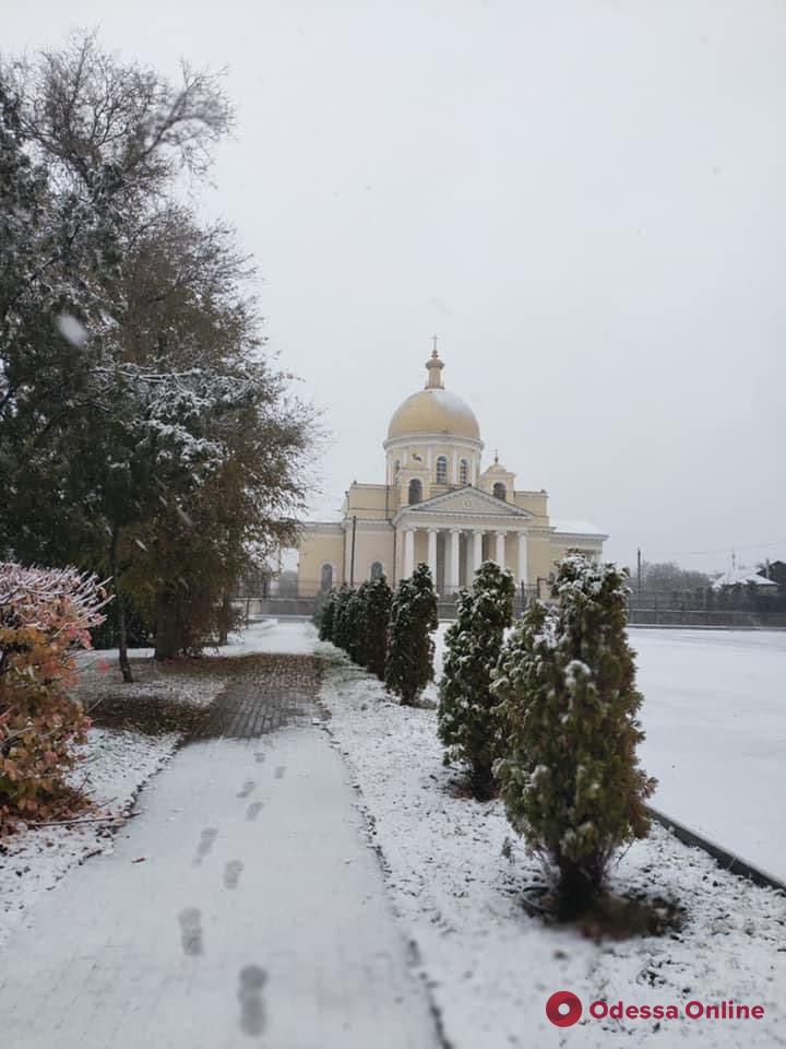 На юге Одесской области идет снег