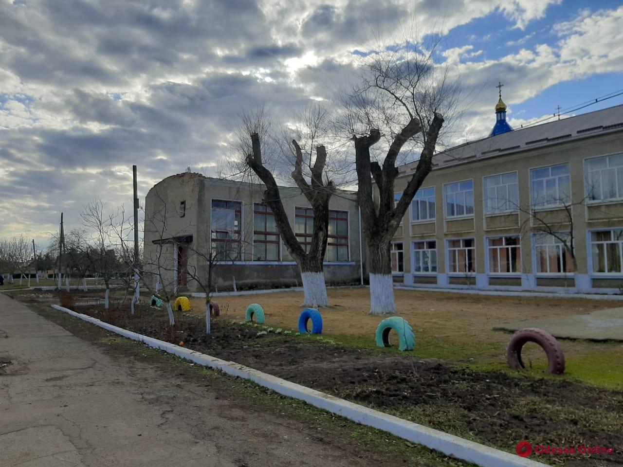 Ущерб на 700 тысяч: на юге Одесской области предприниматель наживался на ремонте школы