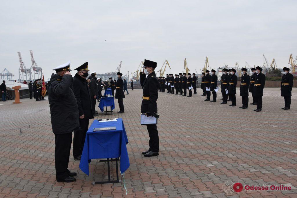 В Одессе 45 лейтенантов пополнили ряды Военно-морских сил Украины (фото)