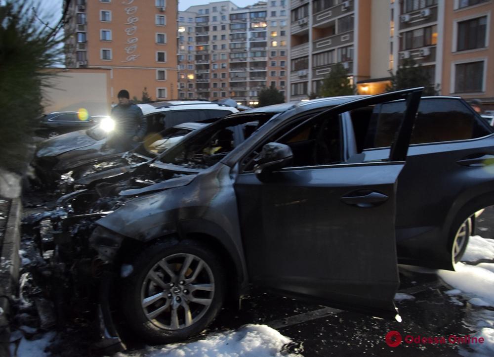 На Маршала Говорова сгорели два авто