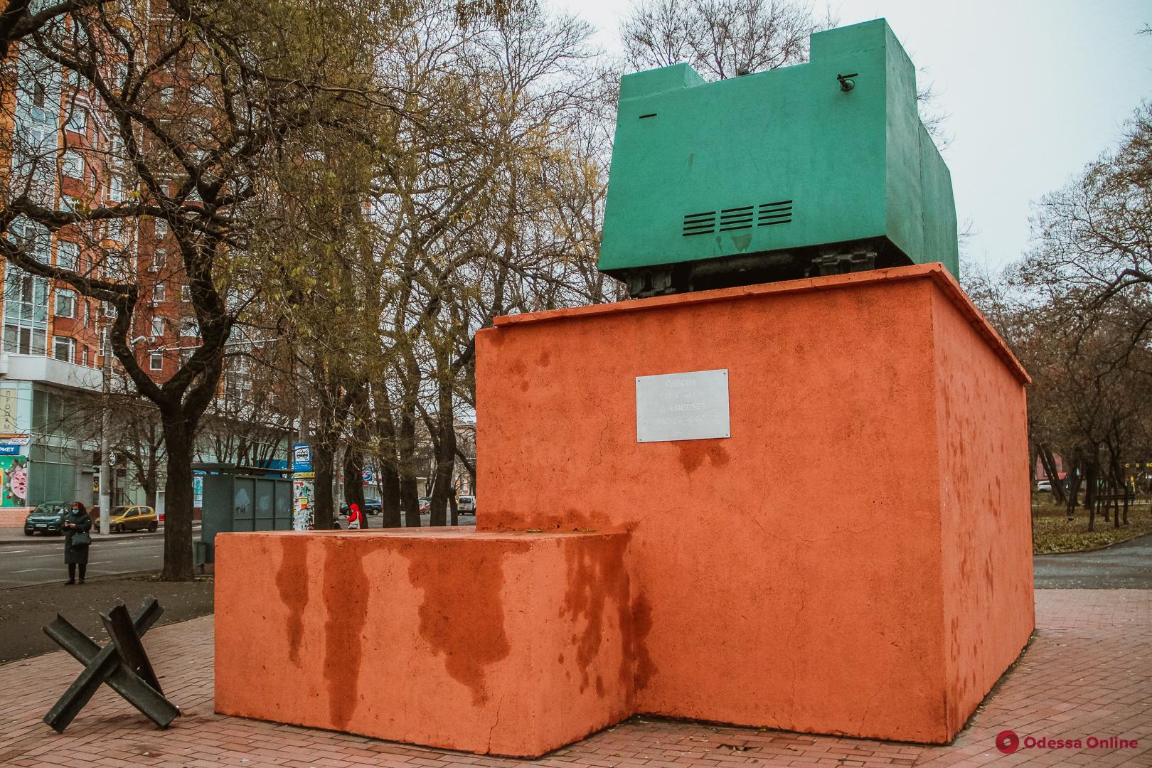 Молдаванка в объективе фотографа: прогулка по Серединскому скверу