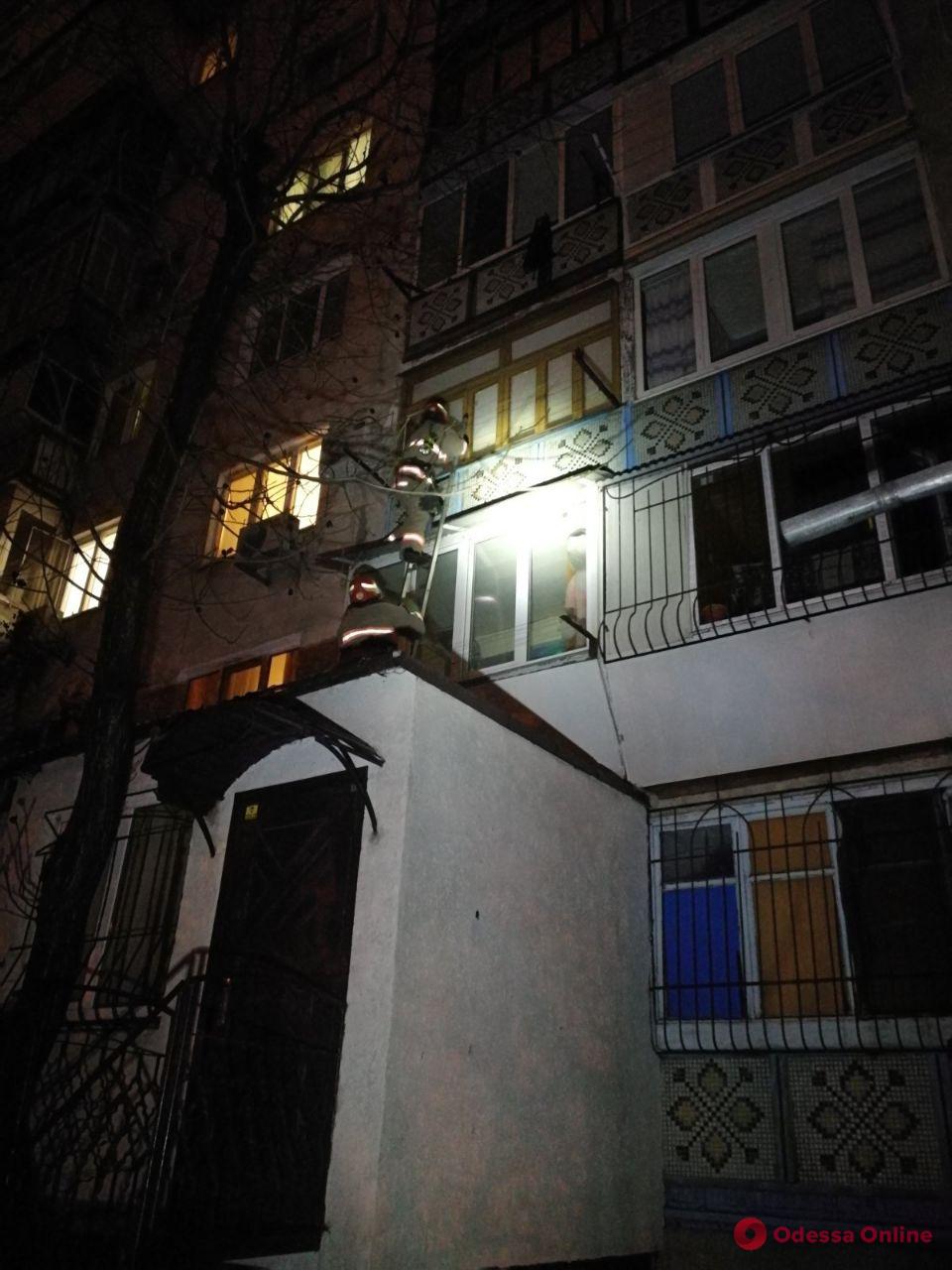 В Черноморске спасли запертого в квартире 2-летнего ребенка
