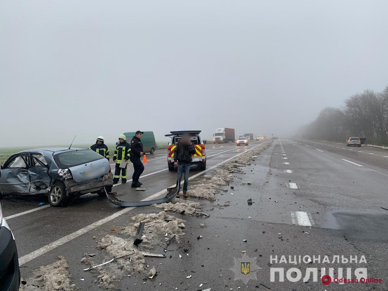 На трассе Одесса — Киев столкнулись две легковушки: есть погибшие