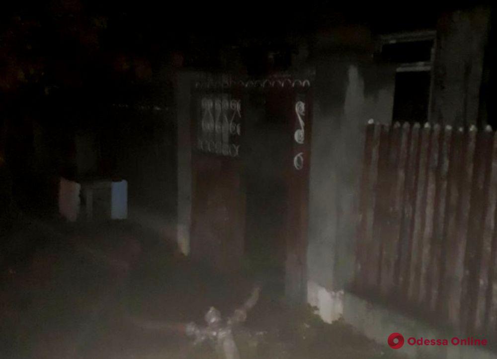 В Одессе тушили пожар в частном доме