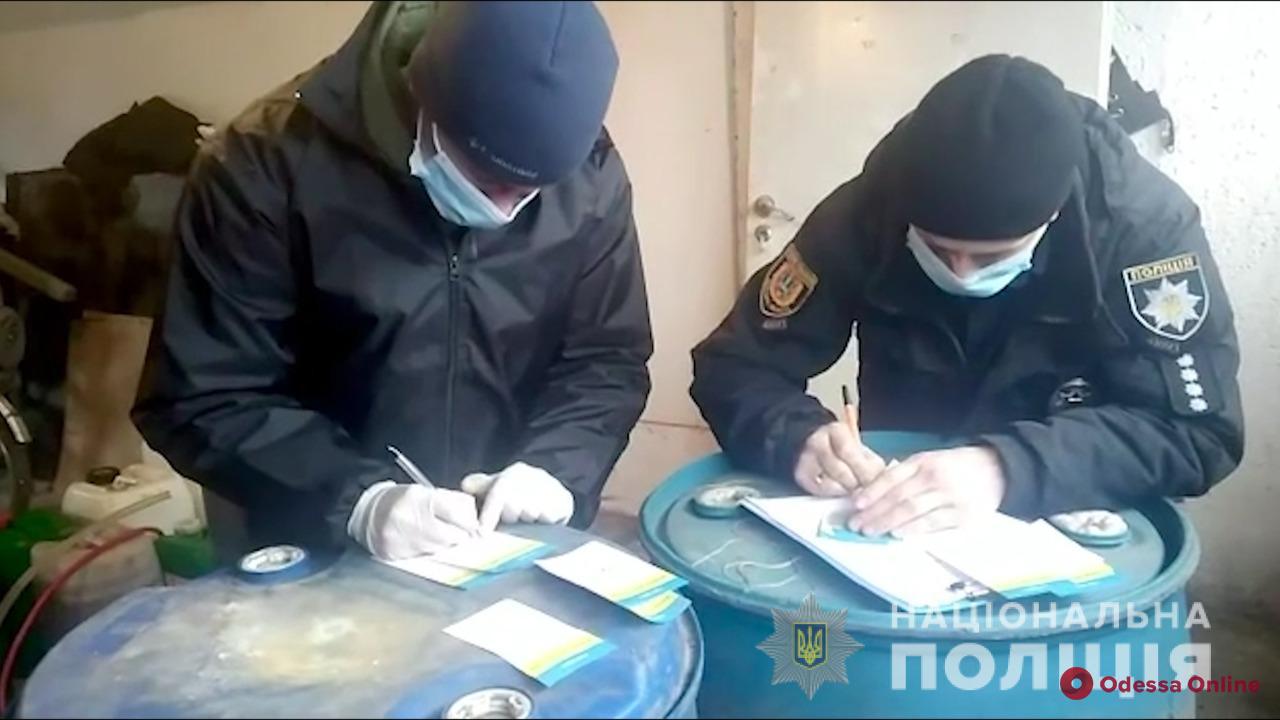 Под Одессой полицейские обнаружили нелегальный алкоголь и сигареты на 400 тысяч