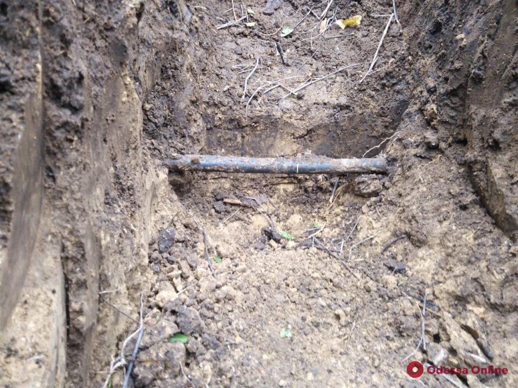 В Одесской области пограничники раскопали подземный спиртопровод из Молдовы (видео)