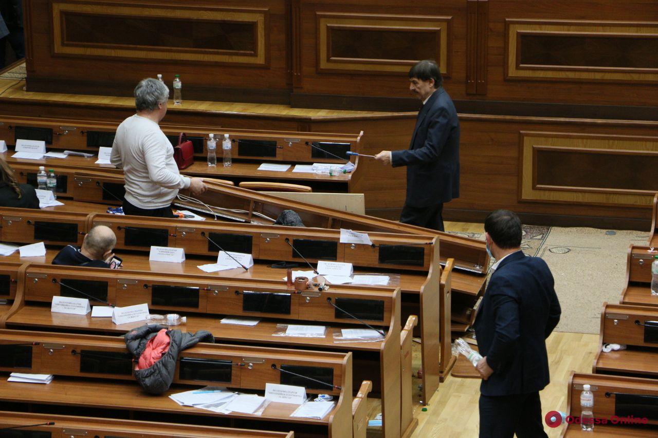 Депутаты разблокировали трибуну в Одесском облсовете (обновлено)