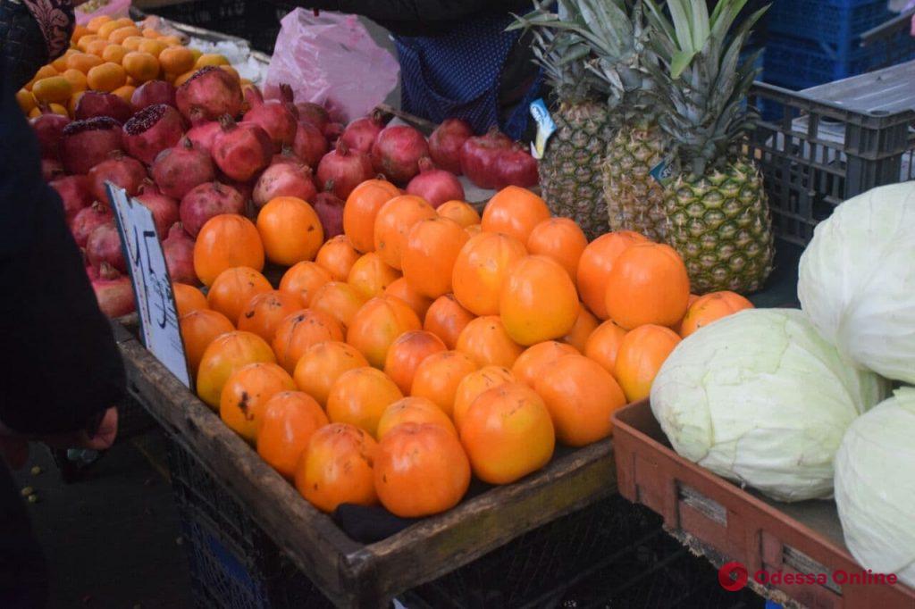 Раки, помело и редиска: воскресные цены на одесском «Привозе»