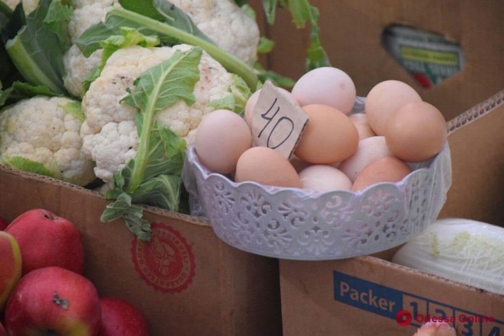 Раки, помело и редиска: воскресные цены на одесском «Привозе»