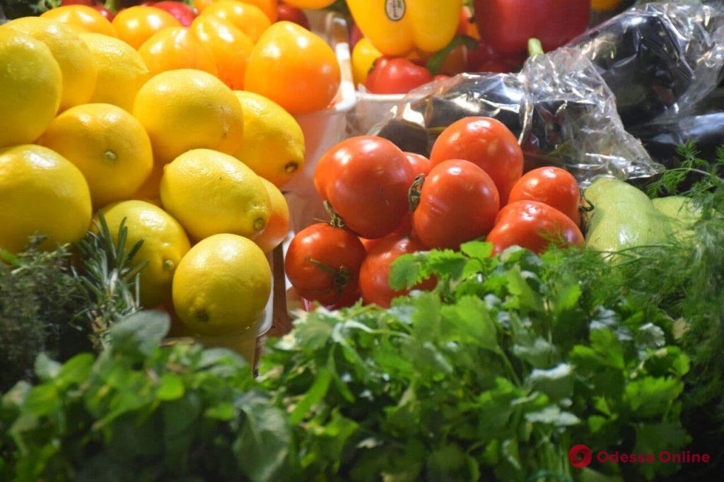 Раки, помело и редиска: воскресные цены на одесском «Привозе»
