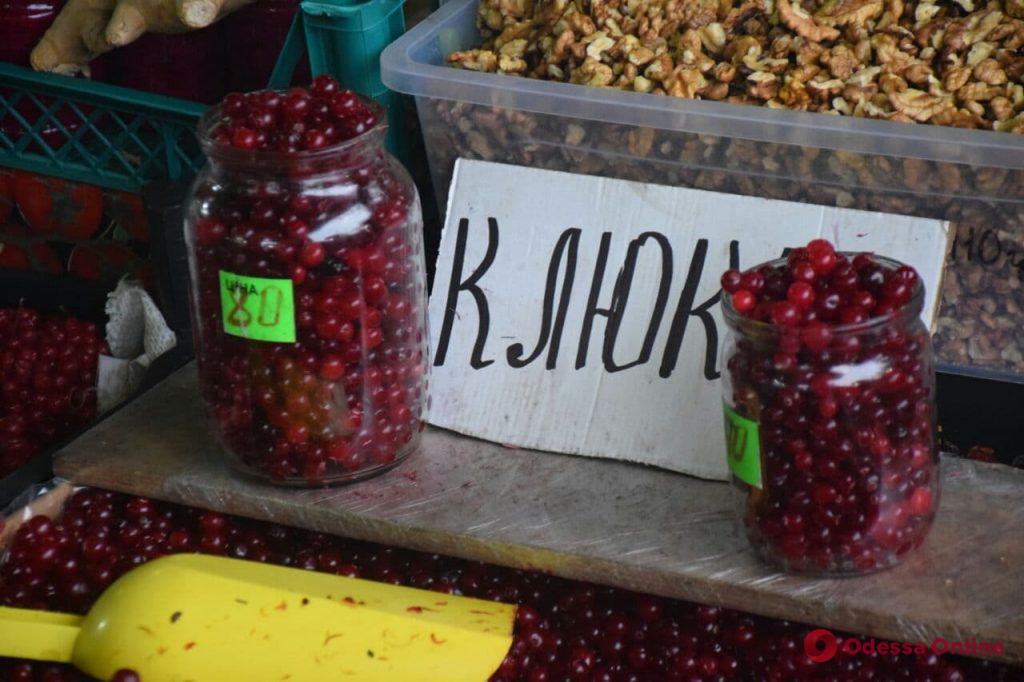 Раки, помело и редиска: воскресные цены на одесском «Привозе»