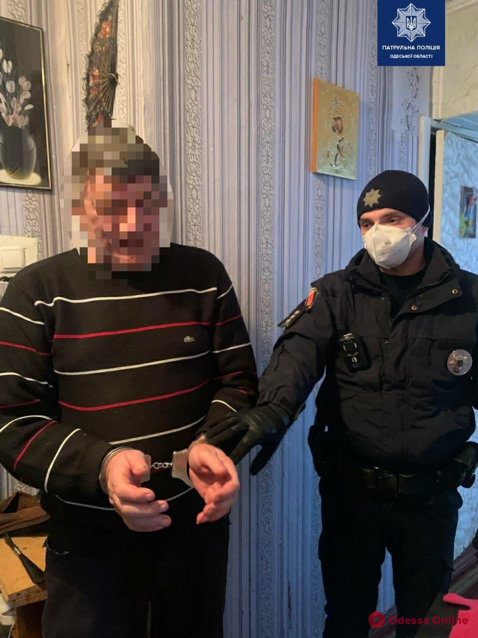 На поселке Котовского во время пьяного застолья одессит убил сына
