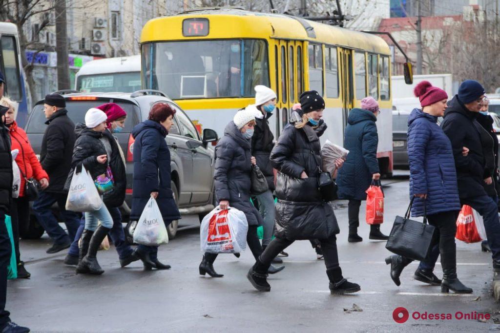 Один день до Нового года: пробки сковали центр Одессы (фото)