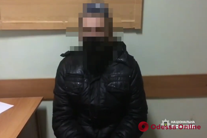 В Одесской области бывший заключенный душил и ограбил таксиста, после чего скрылся на угнанной машине