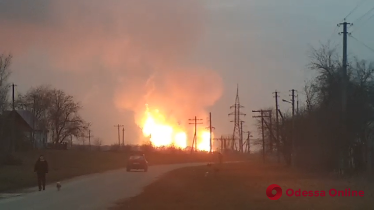 На Полтавщине прогремел мощный взрыв на магистральном газопроводе (видео)