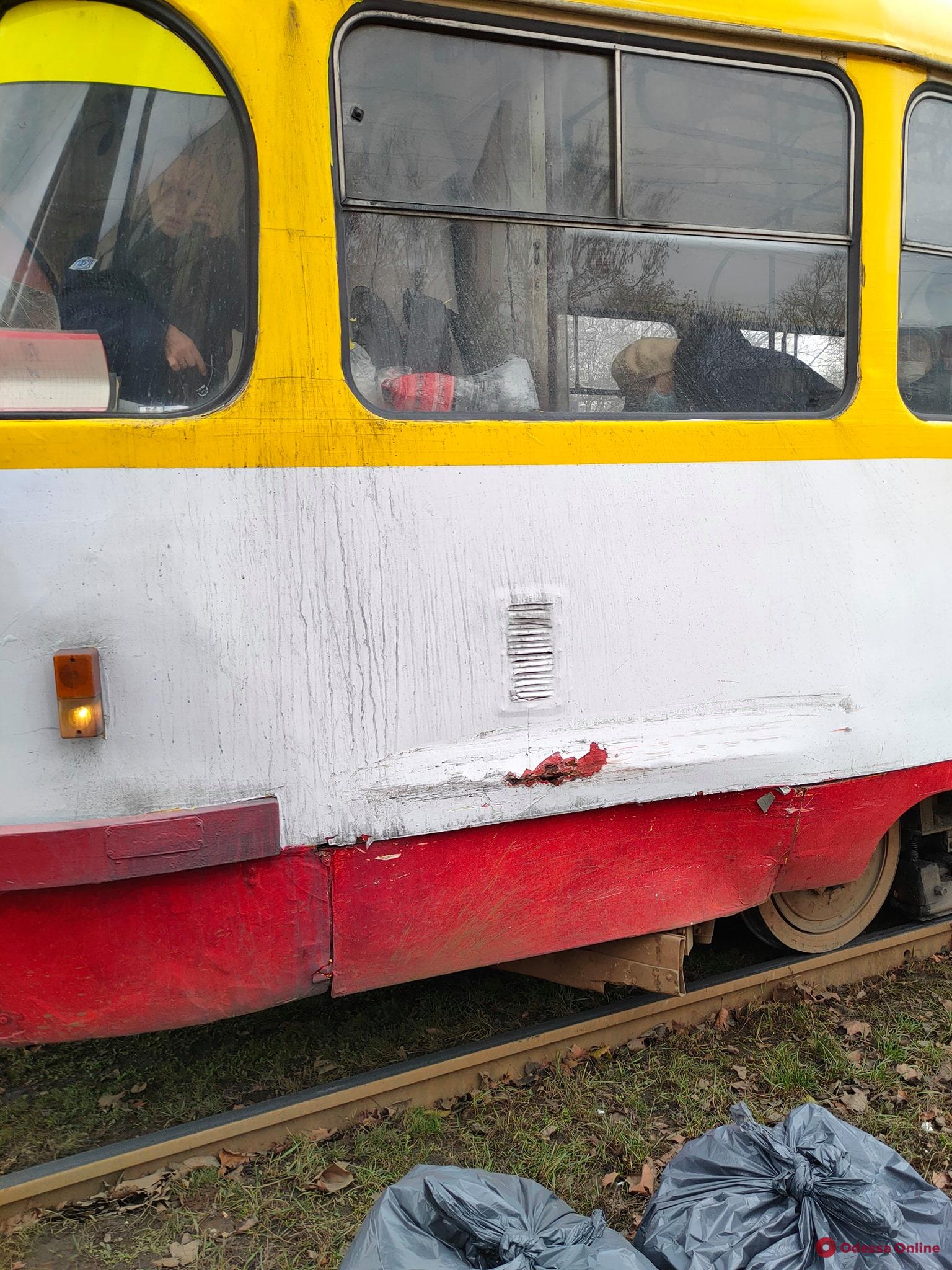 Авария на Люстдорфской дороге заблокировала движение трамваев