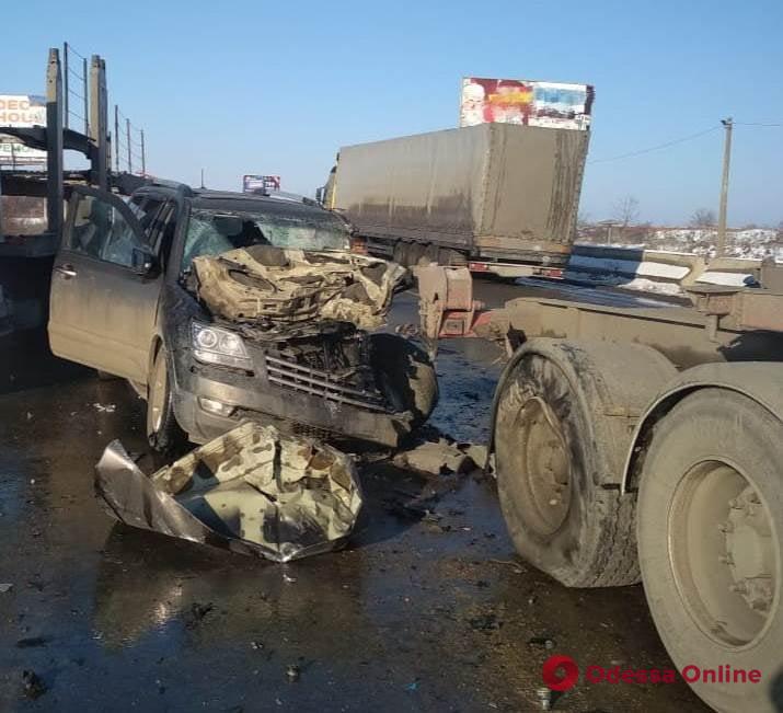 ДТП на трассе Одесса-Черноморск: водитель внедорожника скончался в больнице