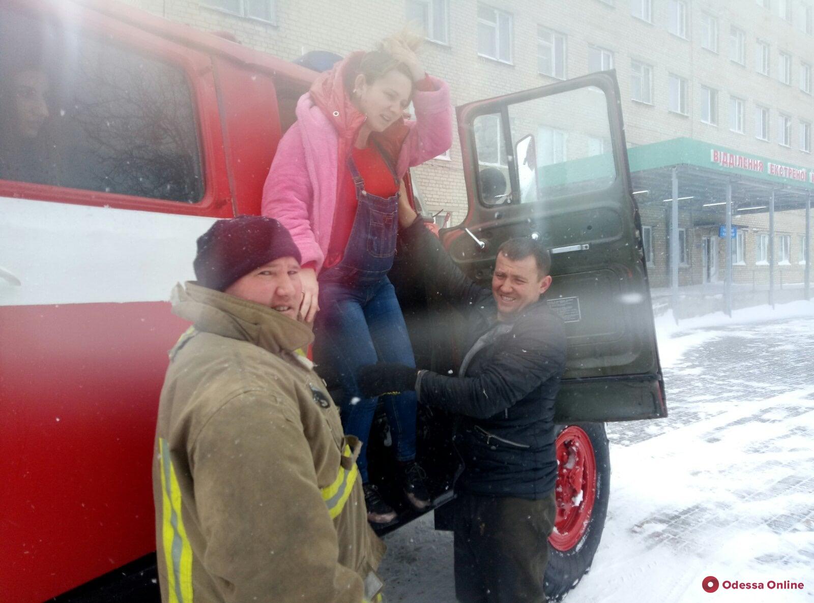 В Одесской области спасатели помогли довезти роженицу в больницу