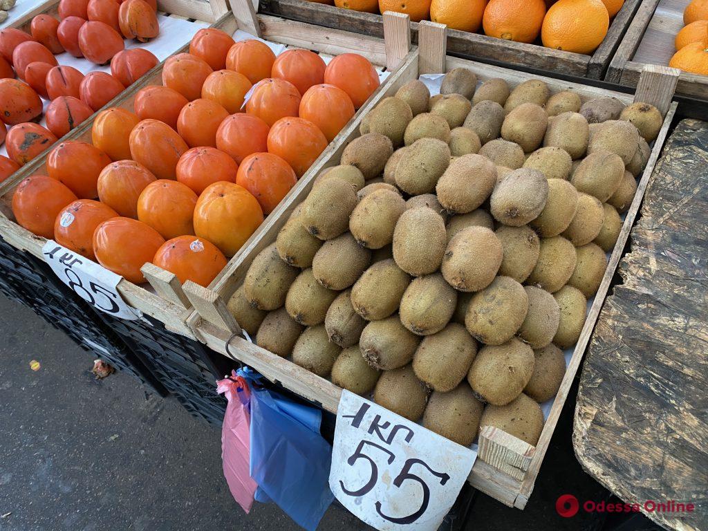 Пастернак, крылья ската и всё для кути: воскресные цены на одесском «Привозе»