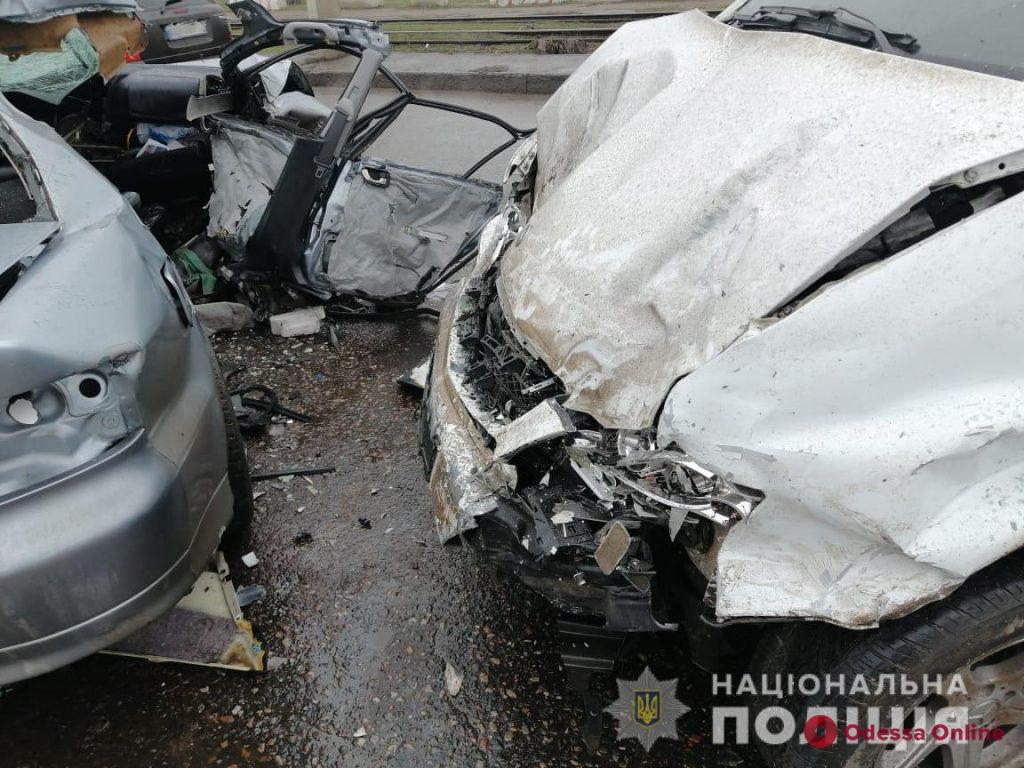 В ДТП на Николаевской дороге погибла 18-летняя девушка (обновлено)
