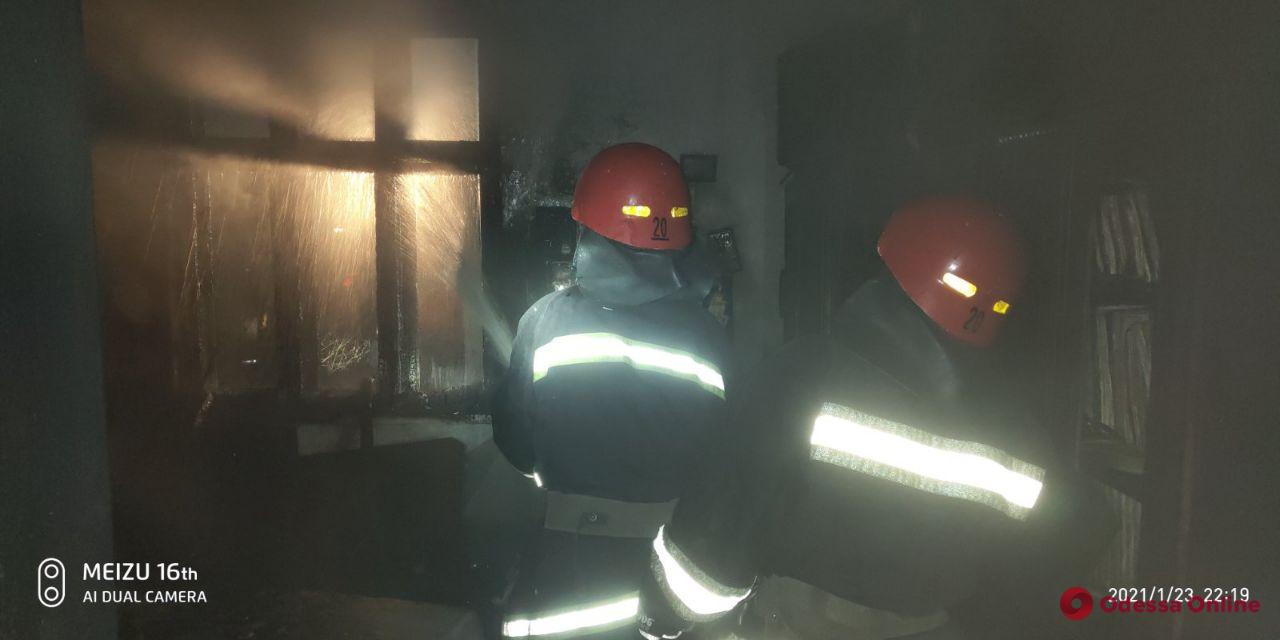 В Измаиле из горящего дома спасли мужчину