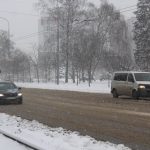 снег на дороге