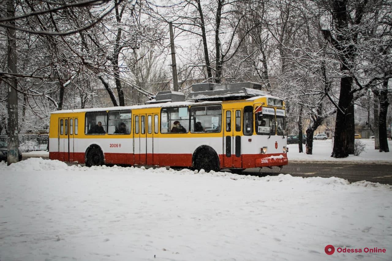 В «Одесгорэлектротрансе» рассказали, по каким маршрутам не ходят трамваи и троллейбусы