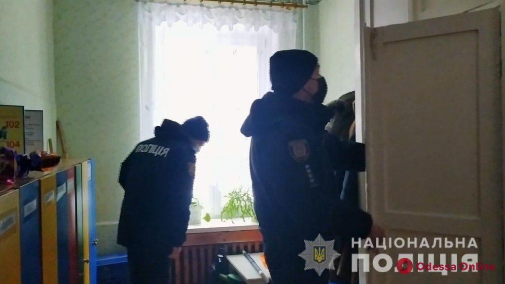 В Одессе и области «заминировали» 373 школы и детсада (обновлено)