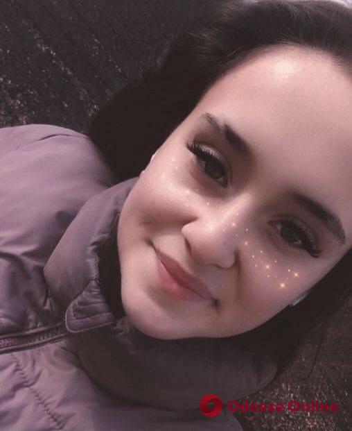 Под Одессой пропала 14-летняя девочка (фото)