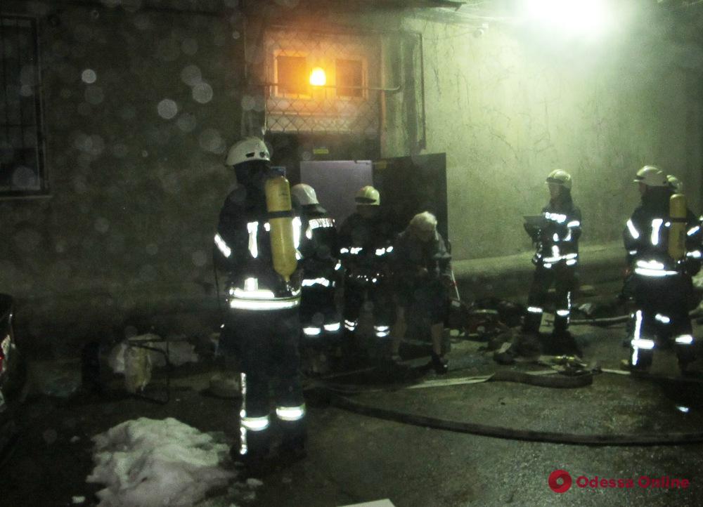 На Екатерининской загорелся подвал – жильцов дома эвакуировали