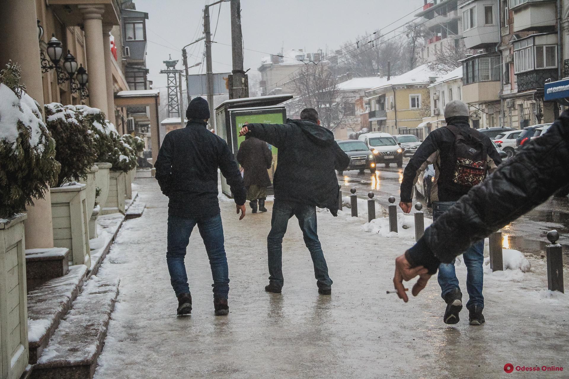 Налипание мокрого снега и гололедица: синоптики дали прогноз погоды в Одессе на 27 декабря