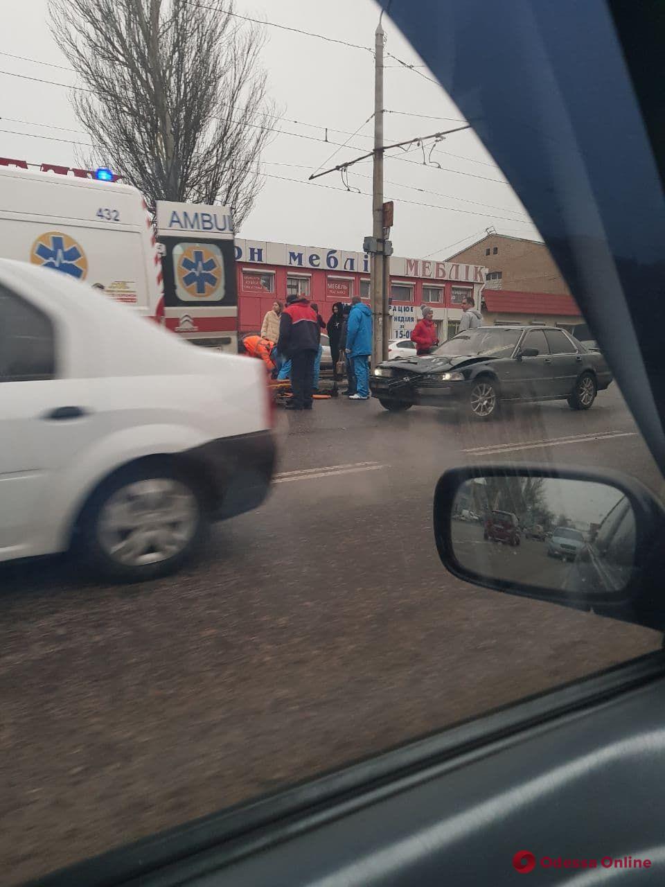 На Николаевской дороге на пешеходном переходе сбили женщину