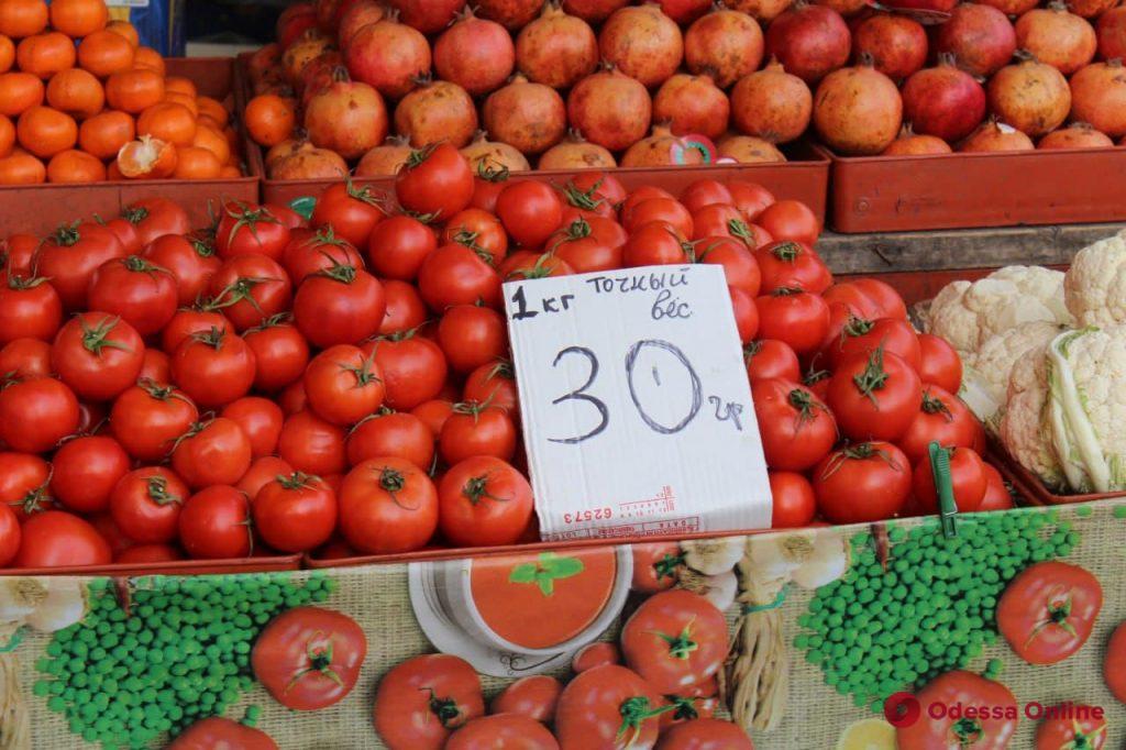 Грейпфрут, шампиньоны и судак: воскресные цены на одесском «Привозе»