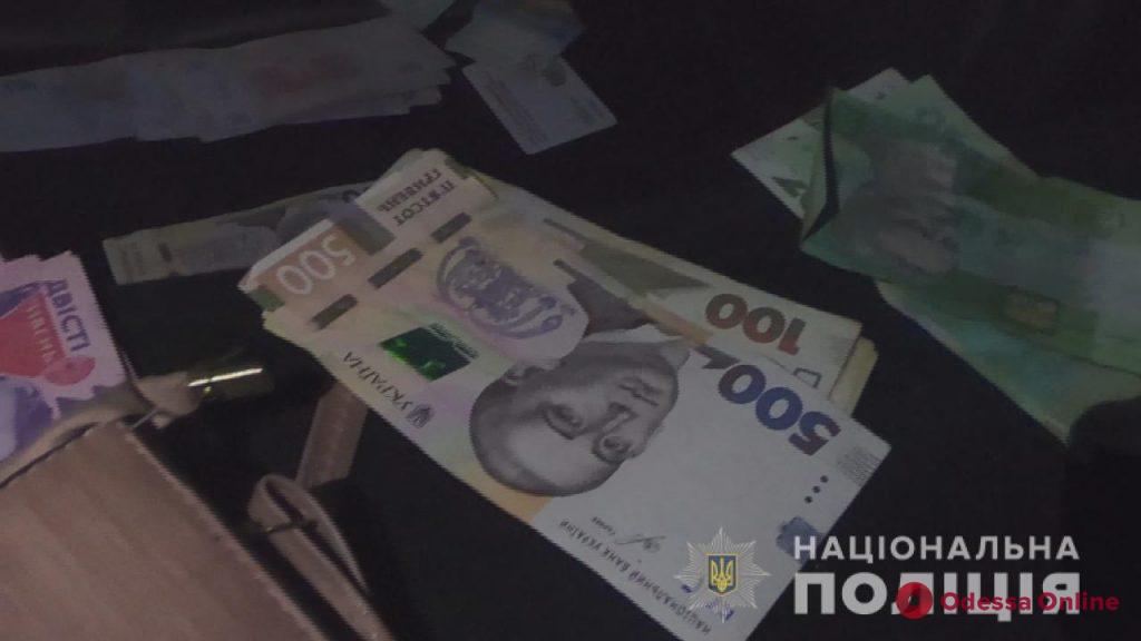 В Одессе задержали мошенниц, которые обворовывали пенсионеров под предлогом обмена старых купюр