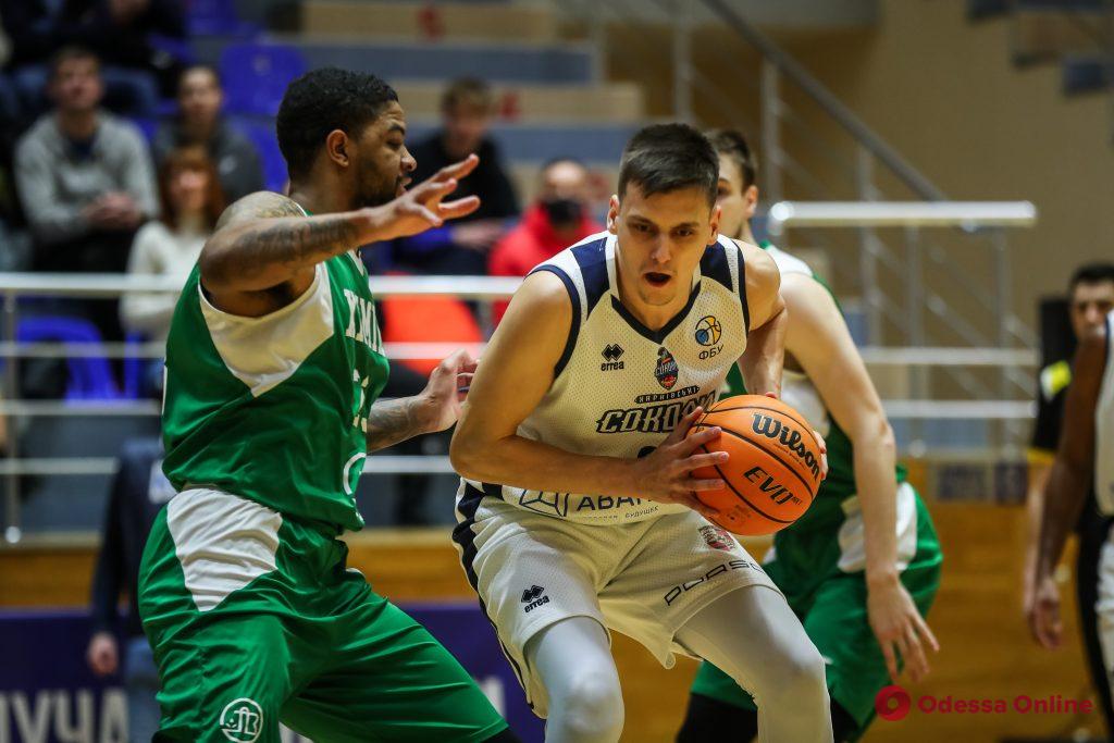 Баскетбол: «Одесса» проиграла чемпиону, «Химик» – аутсайдеру