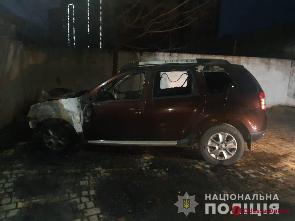 Под Одессой подожгли автомобиль активистов