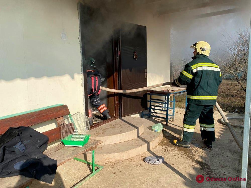 В Одесской области тушили пожар в жилом доме