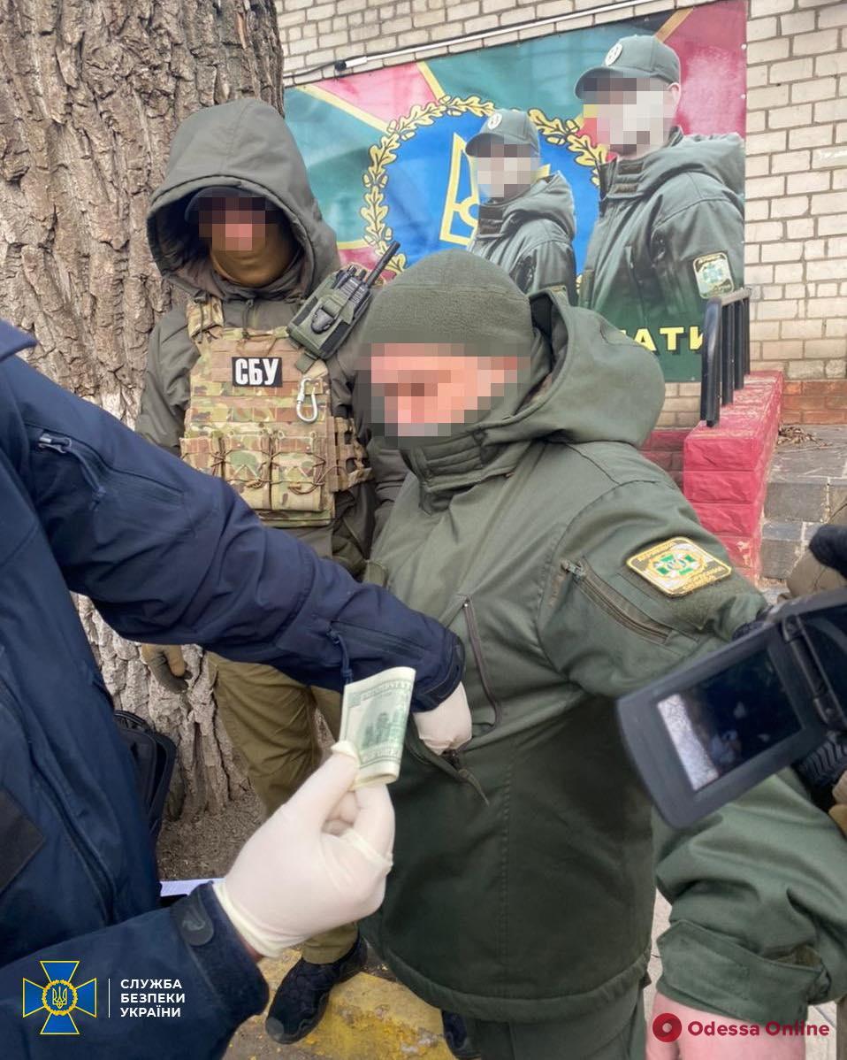 СБУ задержала на взятке замначальника отдела Подольского погранотряда