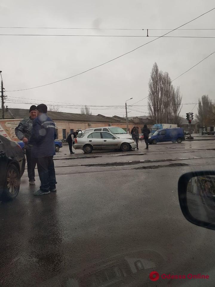 На Николаевской дороге из-за ДТП образовалась пробка
