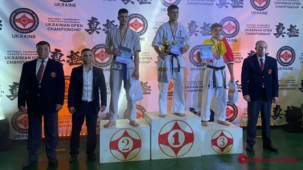 Одесситы успешно выступили на чемпионате Украины по киокушин каратэ