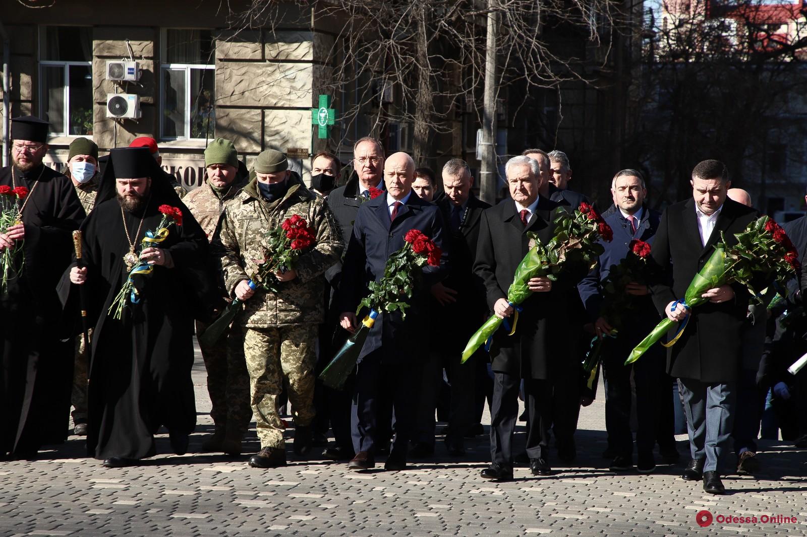 В Одессе возложили цветы к памятнику Тарасу Шевченко (фото)