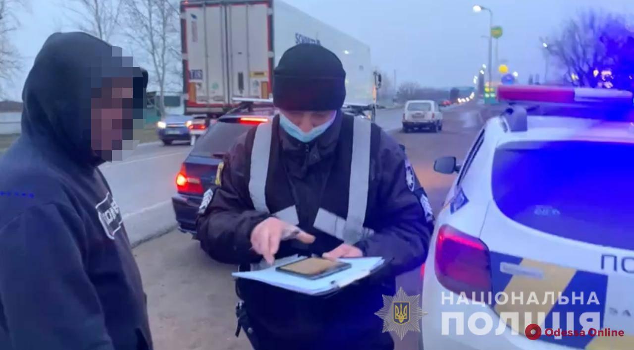 На трассе Одесса—Рени пьяный водитель без прав пытался откупиться от патрульных