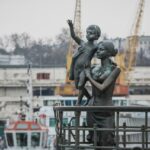 Морвокзал Памятник жене моряка