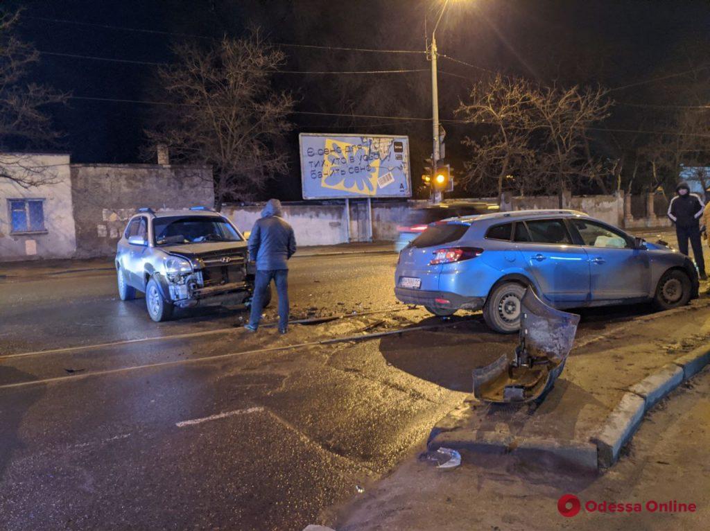 На Молдаванке столкнулись две иномарки (фото)